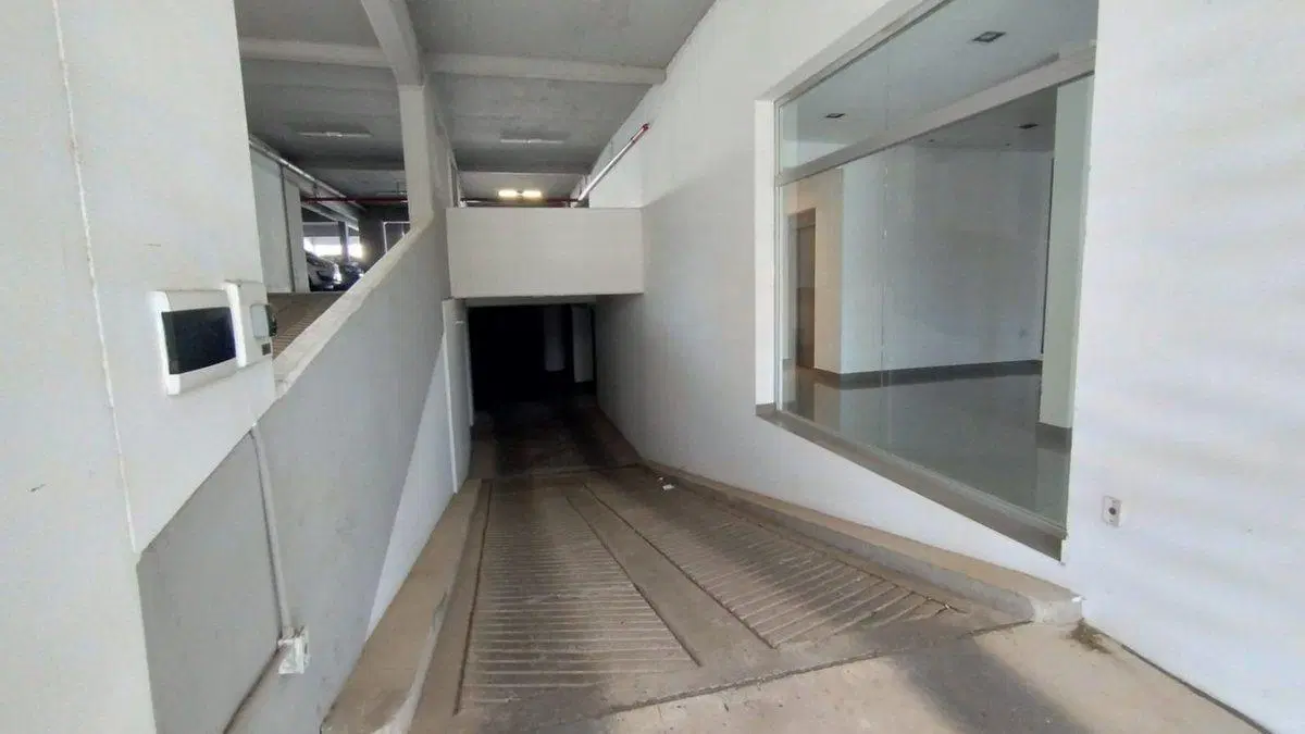 Venta cochera cubierta Uruguay 3100,  Barrio Sur 2