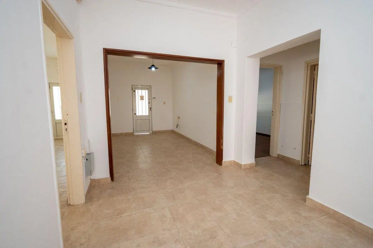 Venta casa 2 dormitorios cochera y patio. 3