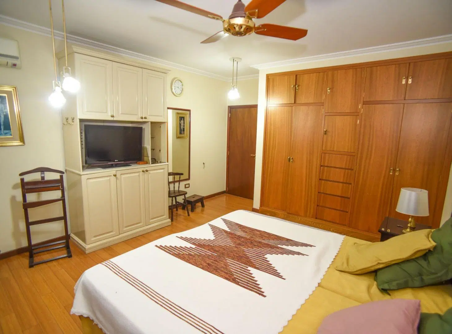 CASA PREMIUM EN BARRIO CONSTITUYENTES 3