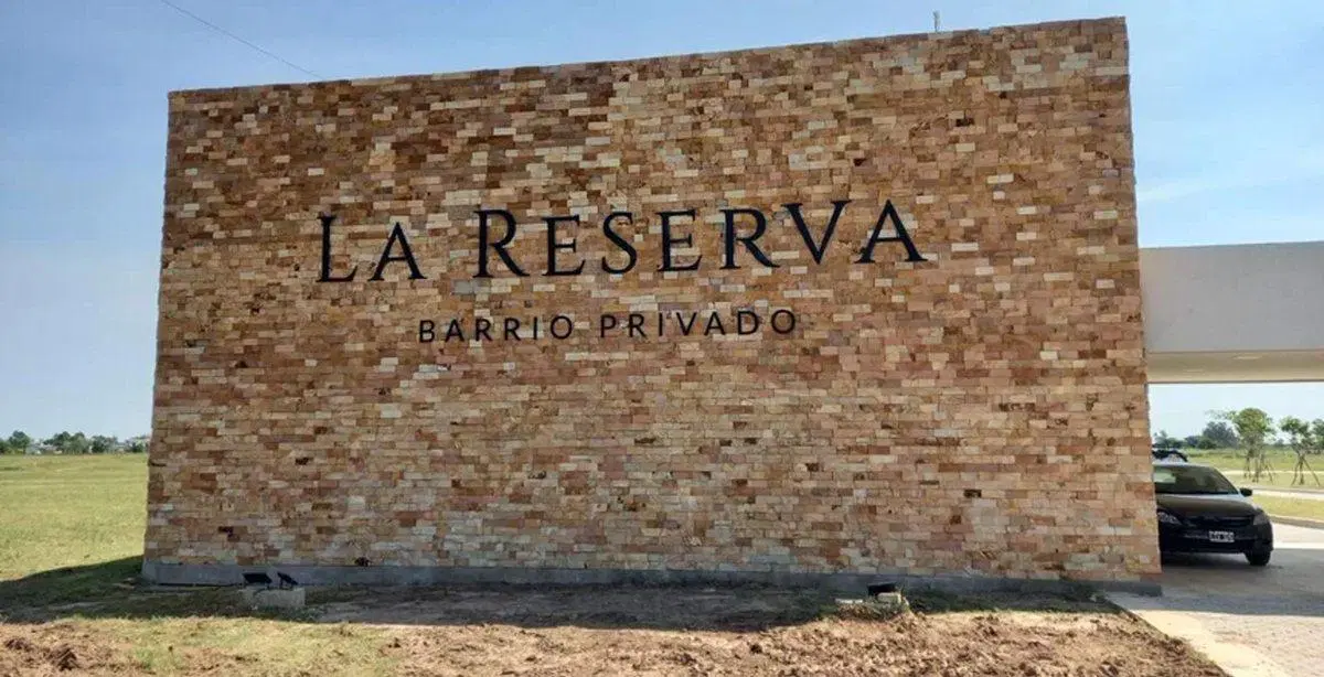 LOTE N°175 A LA VENTA EN  LA RESERVA (700 m2) 3