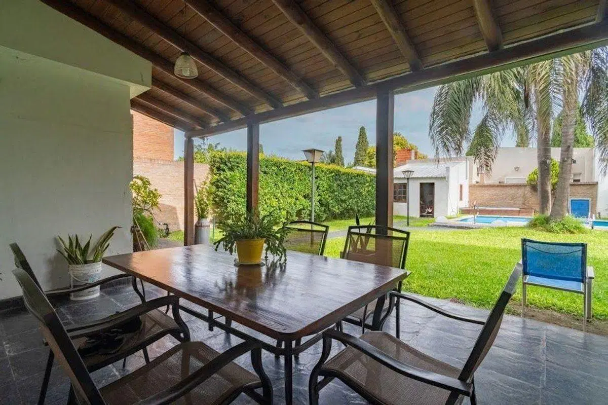 CASA EN LA TATENGUITA- SANTO TOME 5
