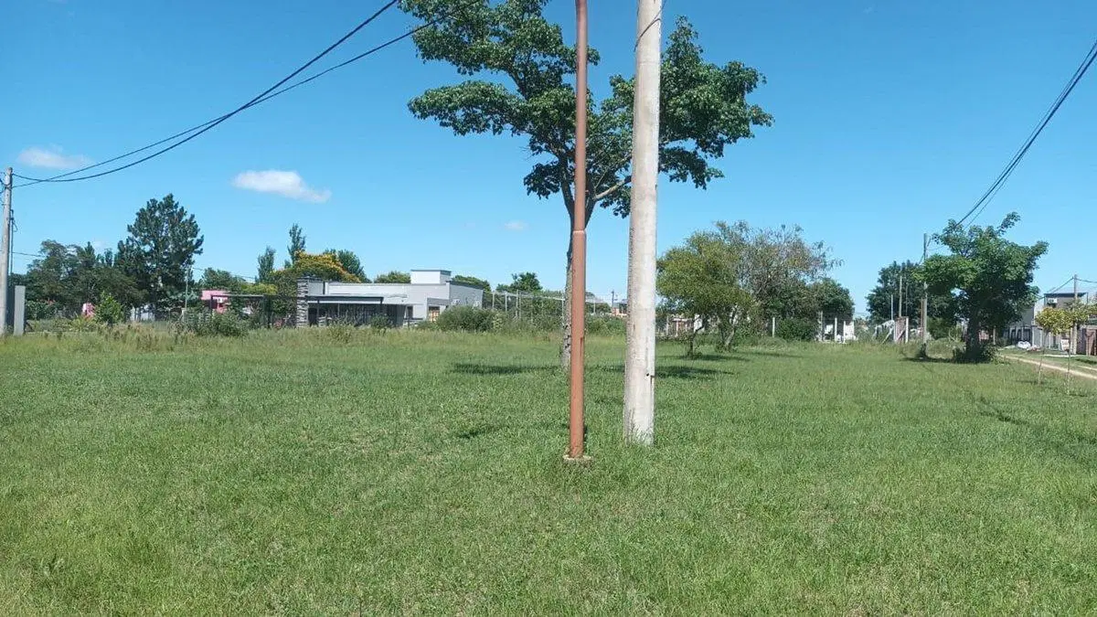 SE VENDE HERMOSO TERRENO EN ARROYO LEYES 5