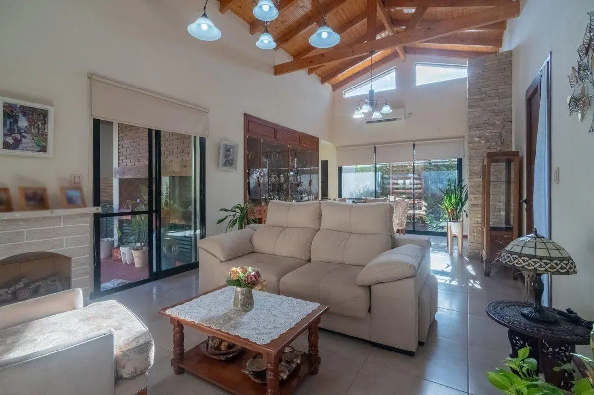 SE VENDE CASA MODERNA EN COUNTRY EL PINAR 2