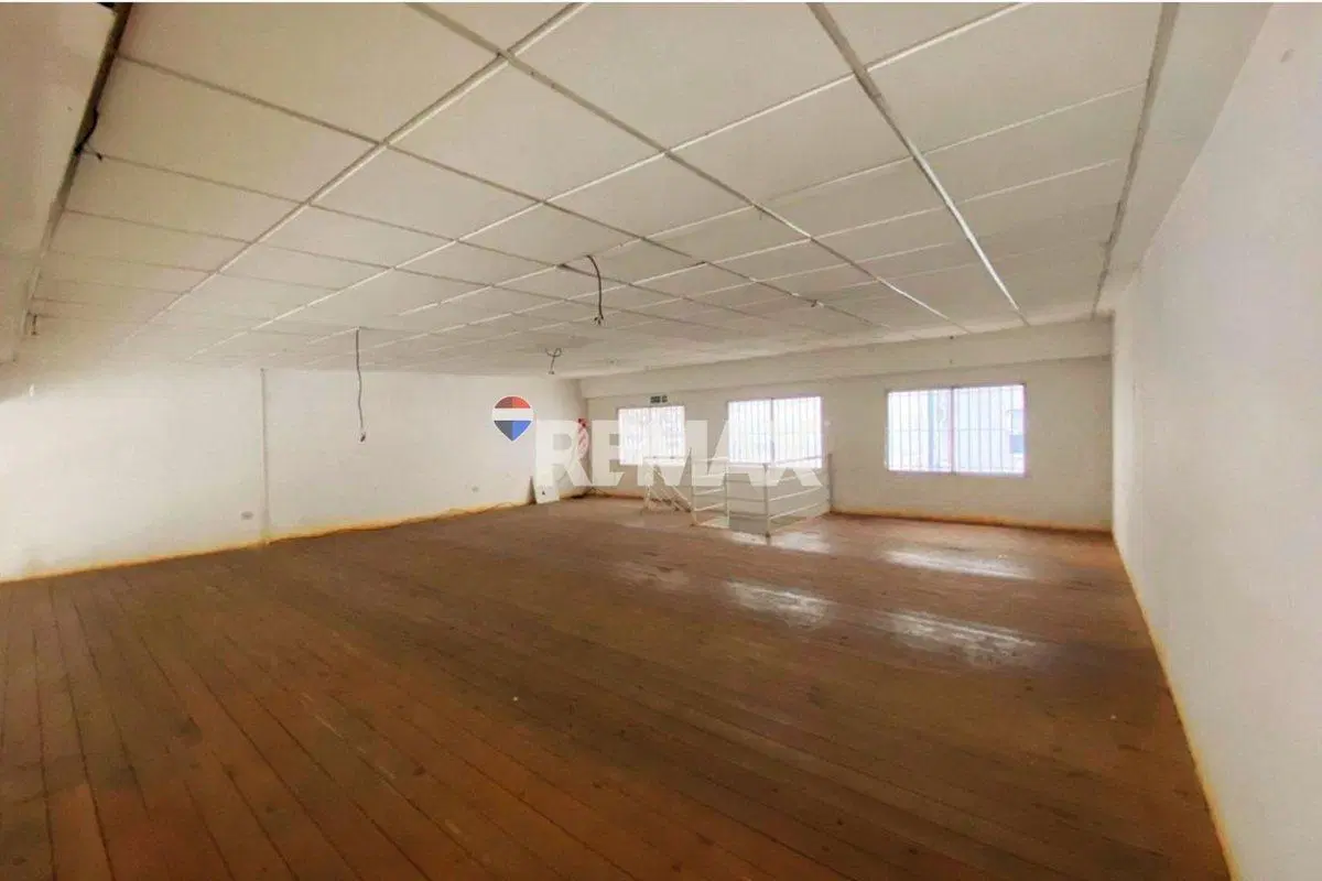 VENTA LOCAL COMERCIAL MODERNO Y CENTRICO 3