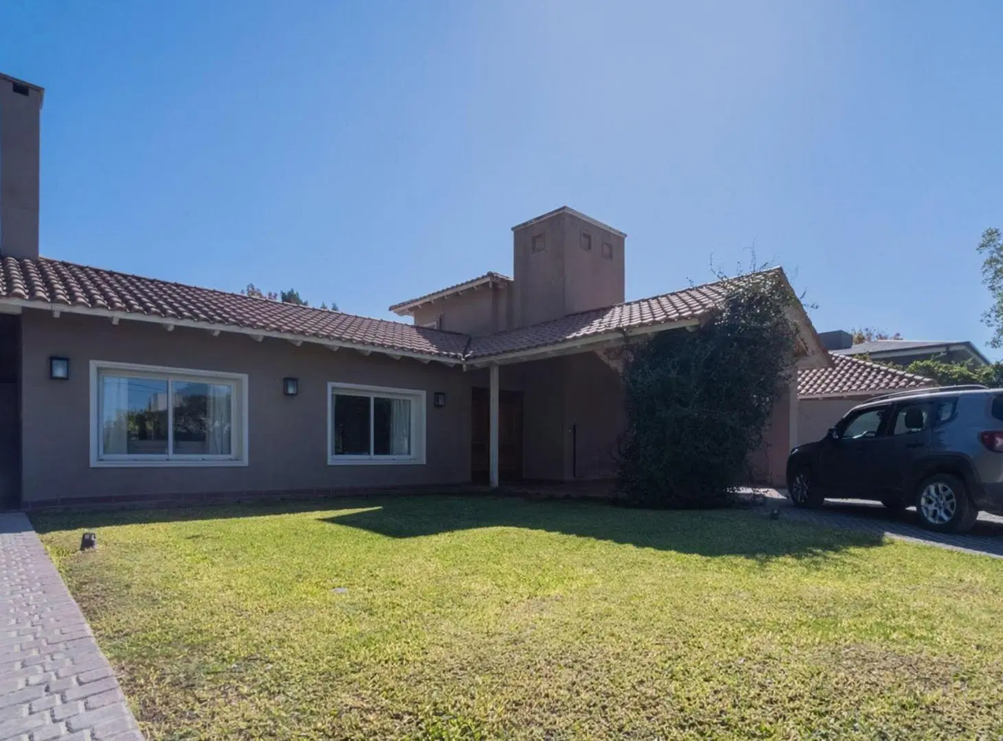 Residencia de Categoría en Country El Paso! 5
