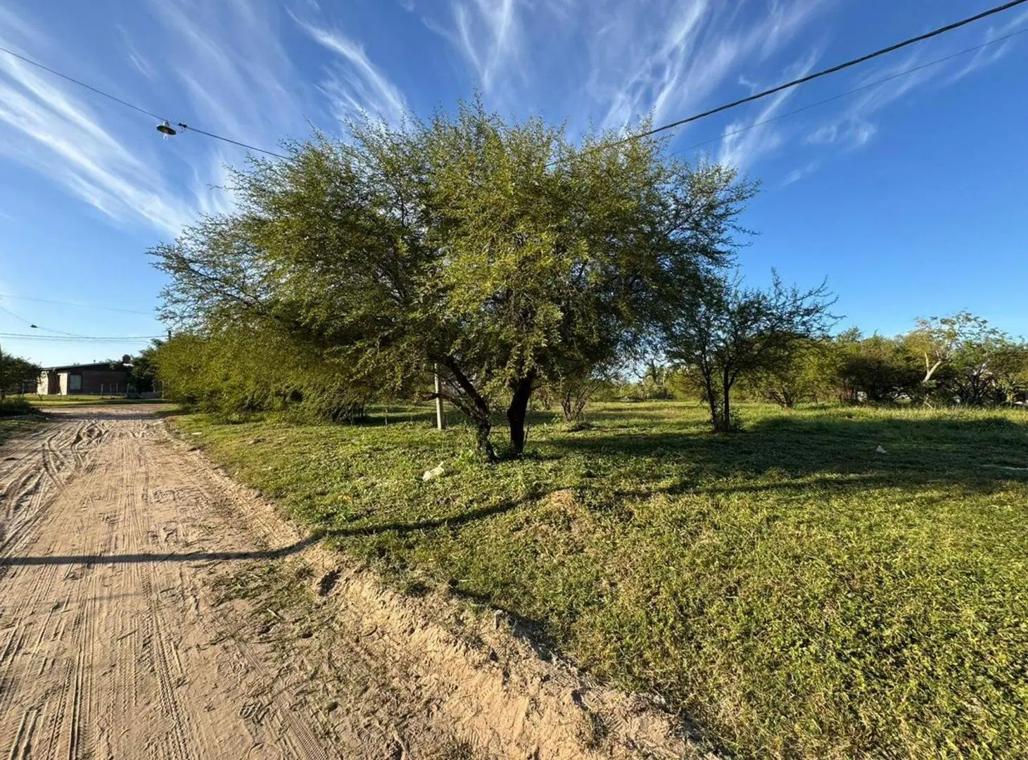 VENTA LOTE EN COLASTINE GRAN UBICACION 2
