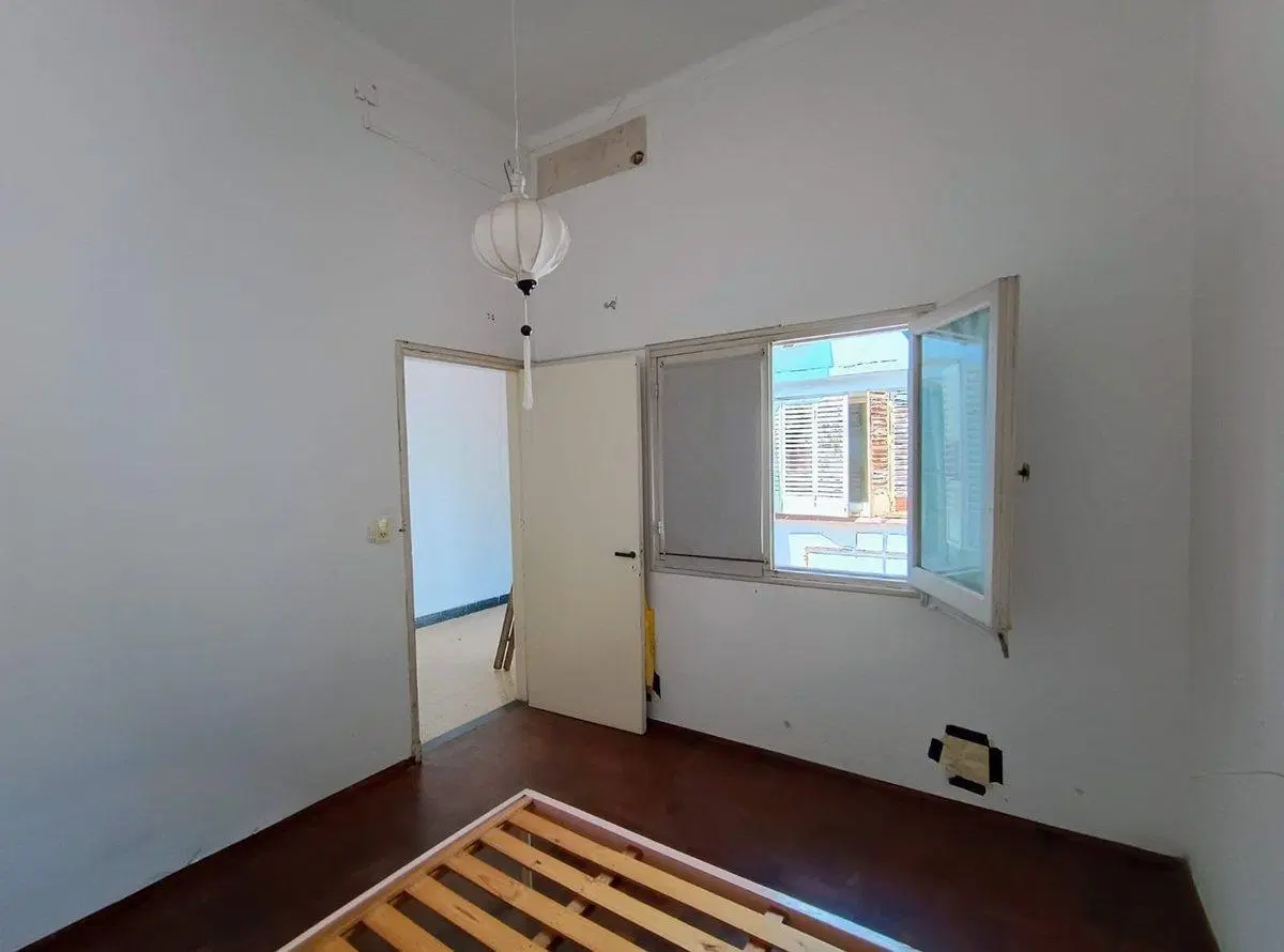 CASA AL FRENTE EN PH A LA VENTA S/URQUIZA 5