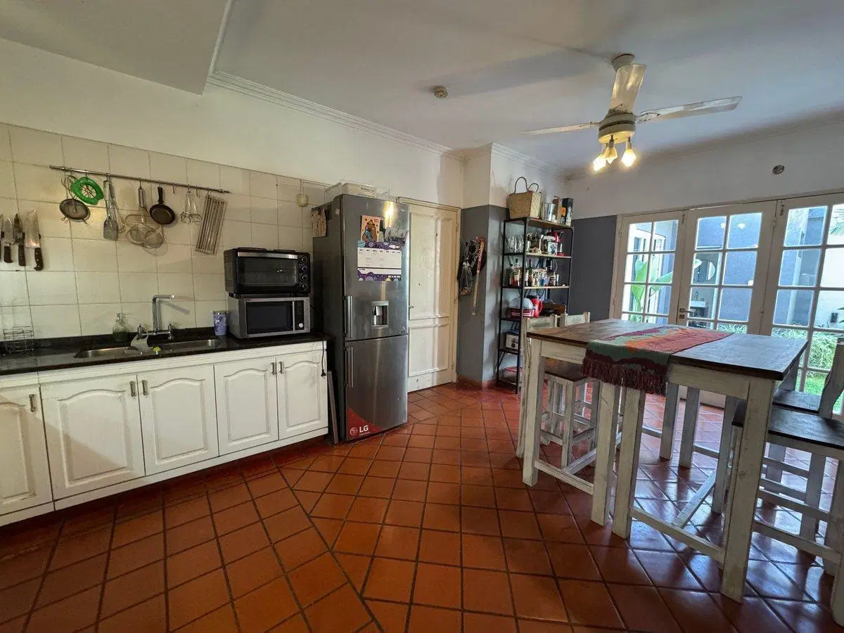 Casa en Barrio Gudalupe con patio y pileta 4