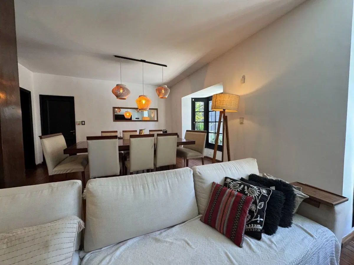Casa en Barrio Gudalupe con patio y pileta 2