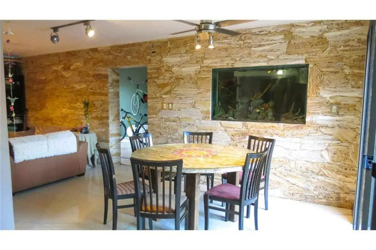 CASA EN BARRIO CANDIOTI SUR 3