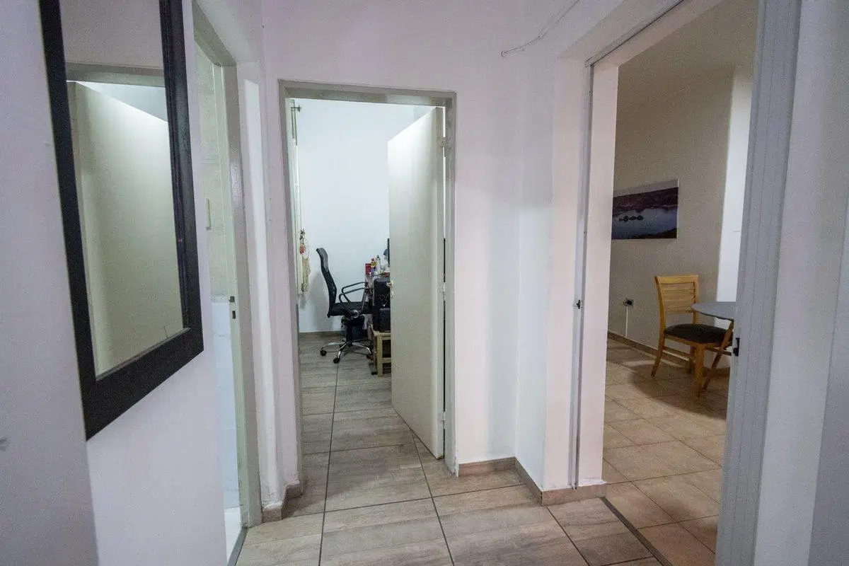 Venta Casa 2 Dormit., cochera en Sargento Cabral 4
