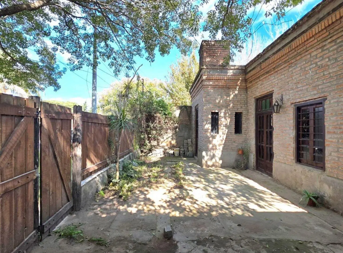 SE VENDE CASA CON GRAN PARQUE EN SAUCE VIEJO 2