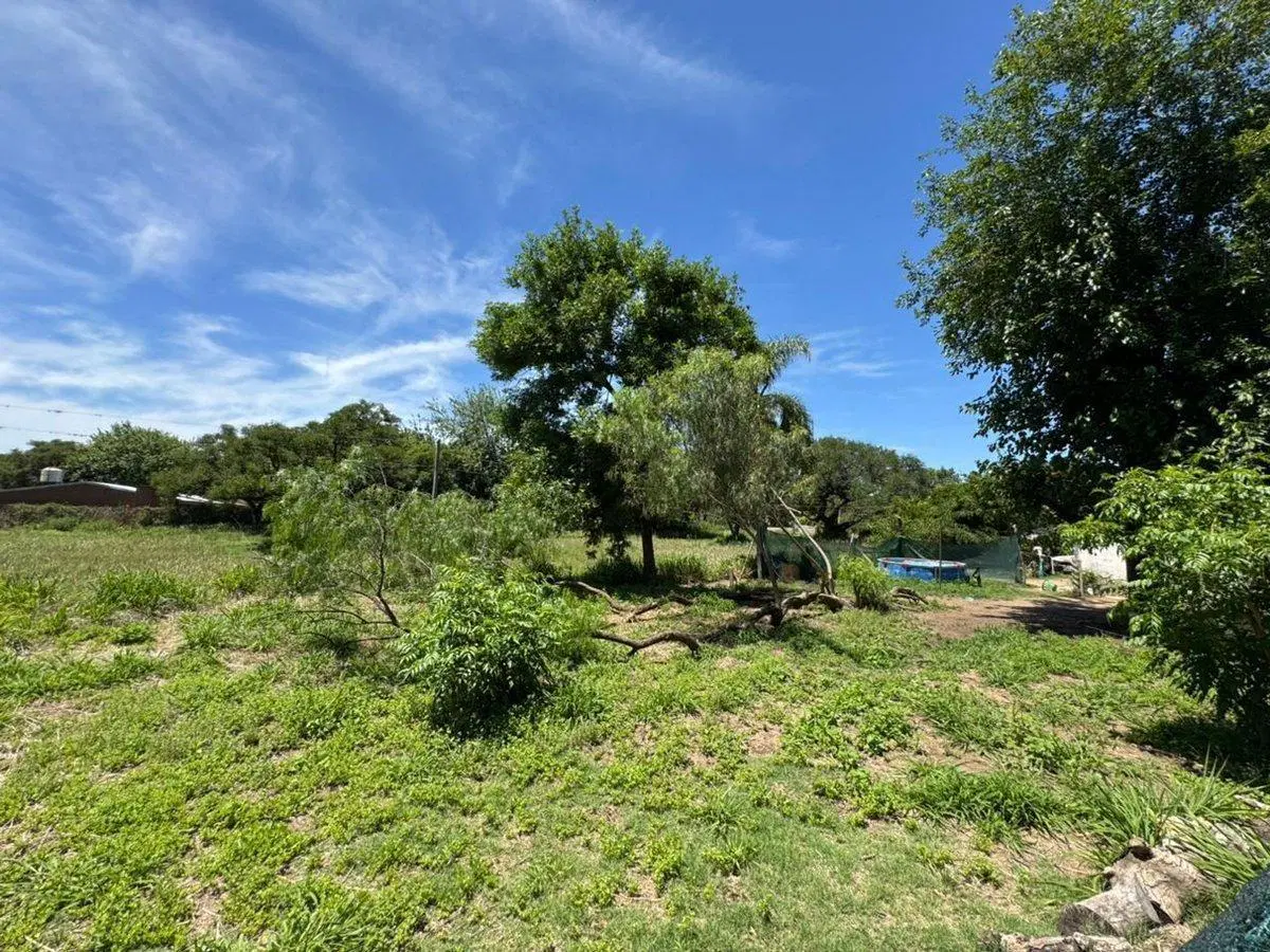 VENTA IMPORTANTE LOTE SOBRE LA RUTA 1 ARROYO LEYES 3