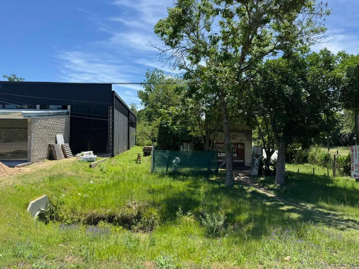 VENTA IMPORTANTE LOTE SOBRE LA RUTA 1 ARROYO LEYES 2