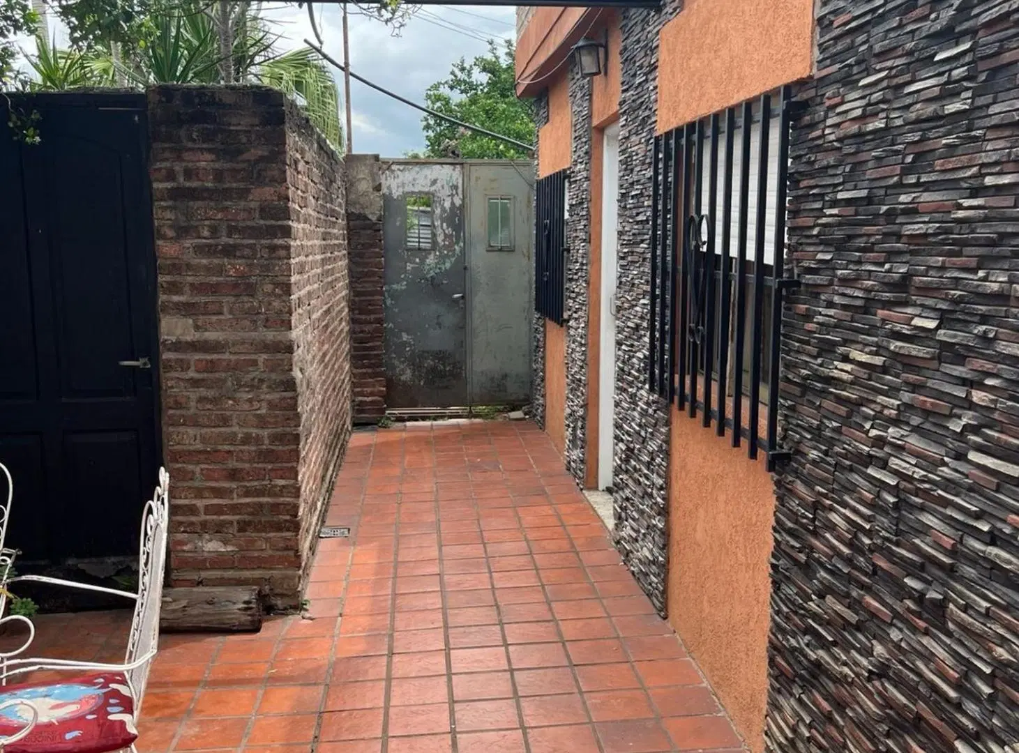 TERRENO CON CONSTRUCCION A DEMOLER 5