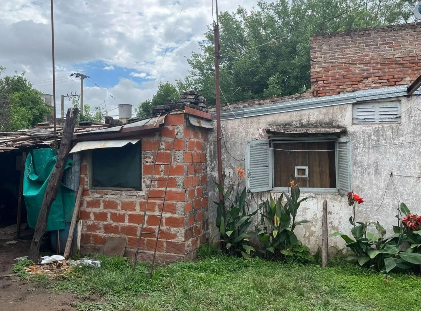 TERRENO CON CONSTRUCCION A DEMOLER 4