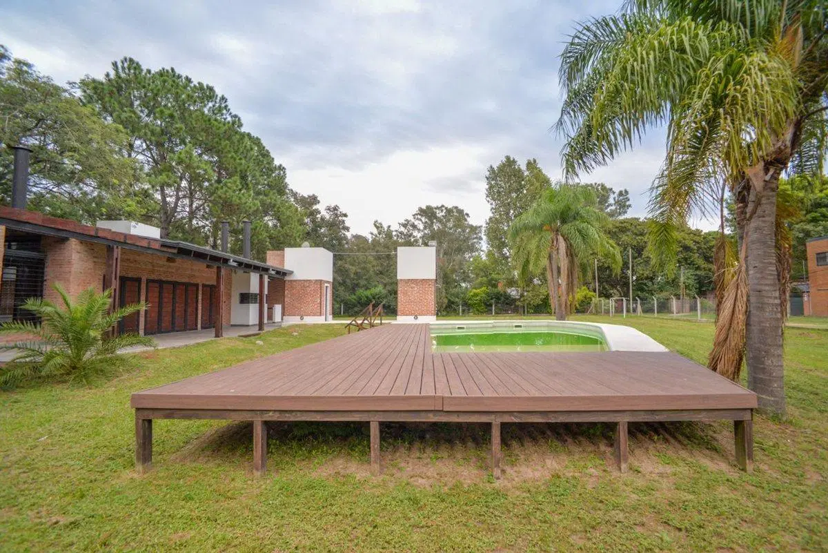 Increible casa con gran parque Villa California 3