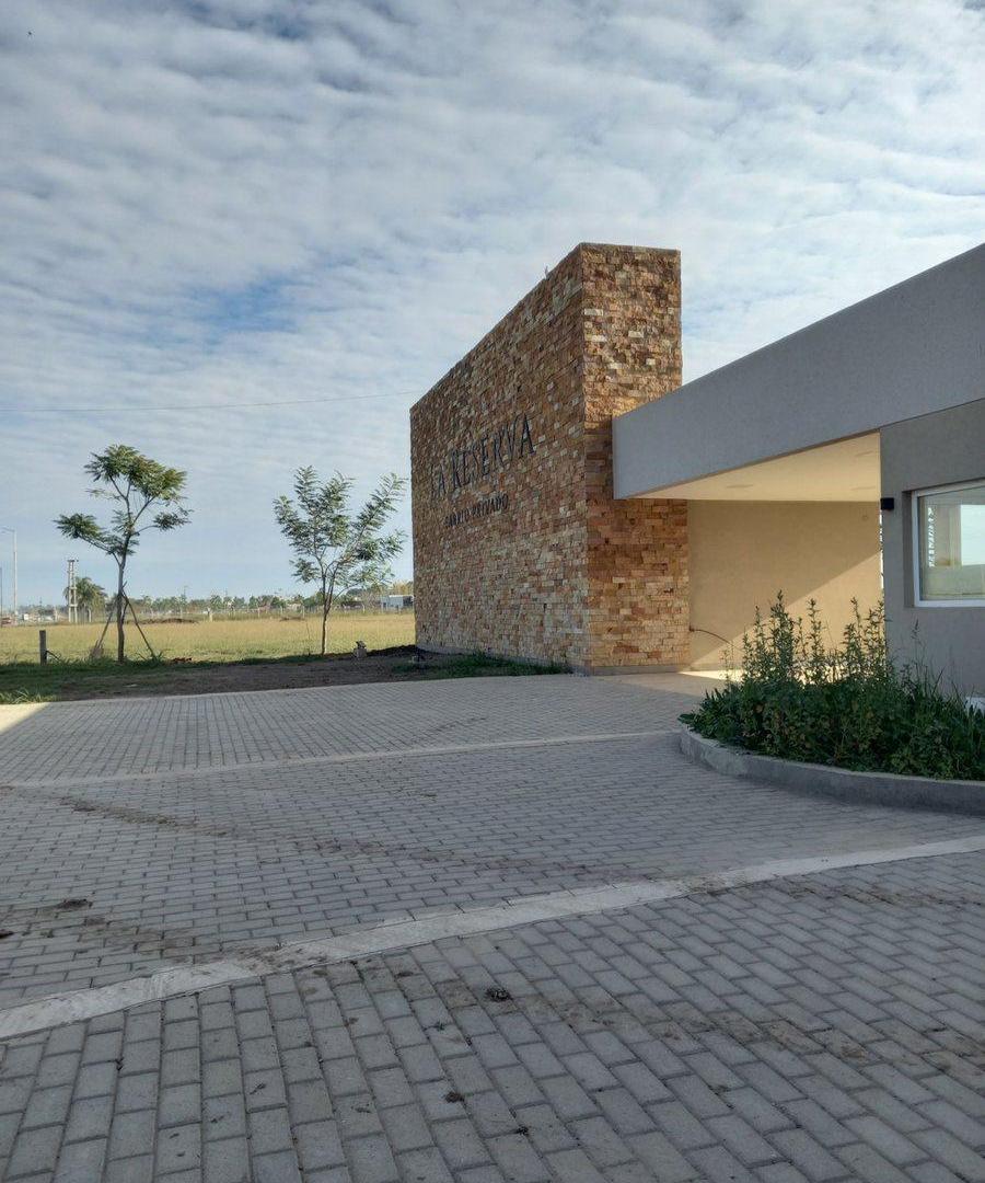 Lote en Barrio privado La Reserva Nro 26