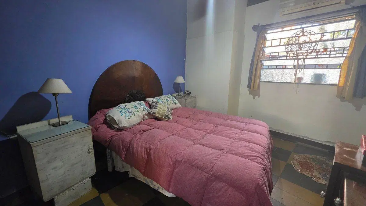 SE VENDE CASA DE DOS DORMITORIOS Y COCHERA Z. AVDA 5