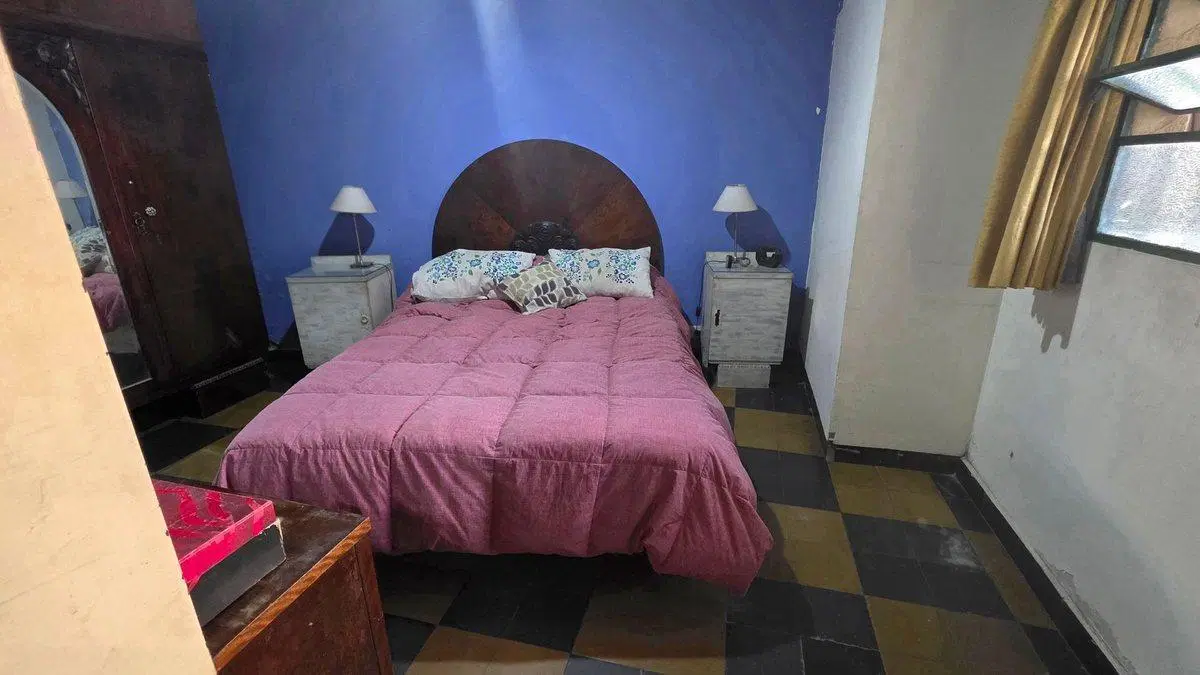 SE VENDE CASA DE DOS DORMITORIOS Y COCHERA Z. AVDA 2