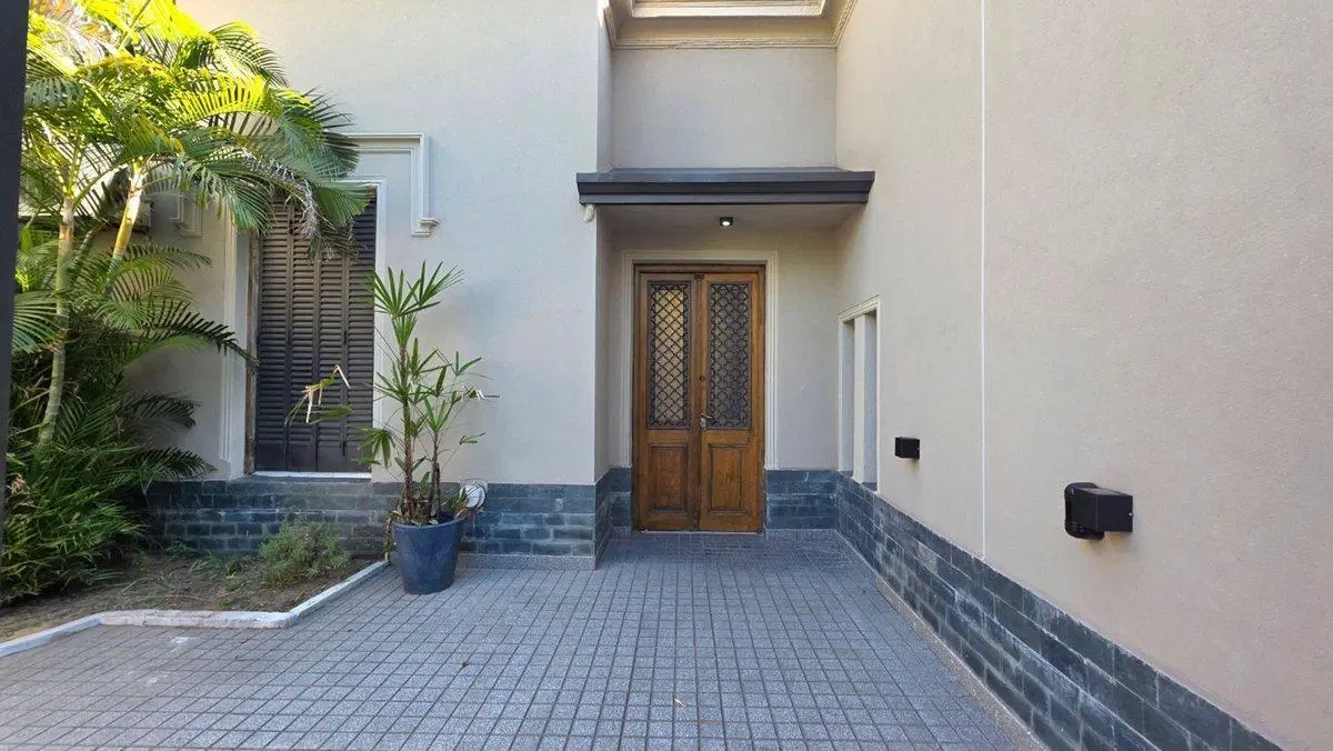 SE VENDE CASA DE CATEGORIA A 100M DE BV GALVEZ 3