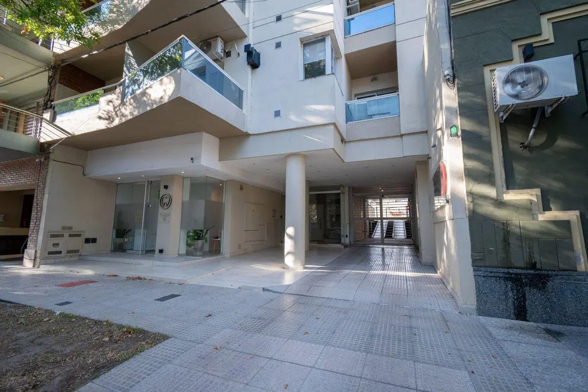 Se VENDE cochera en Torre Chacabuco 5