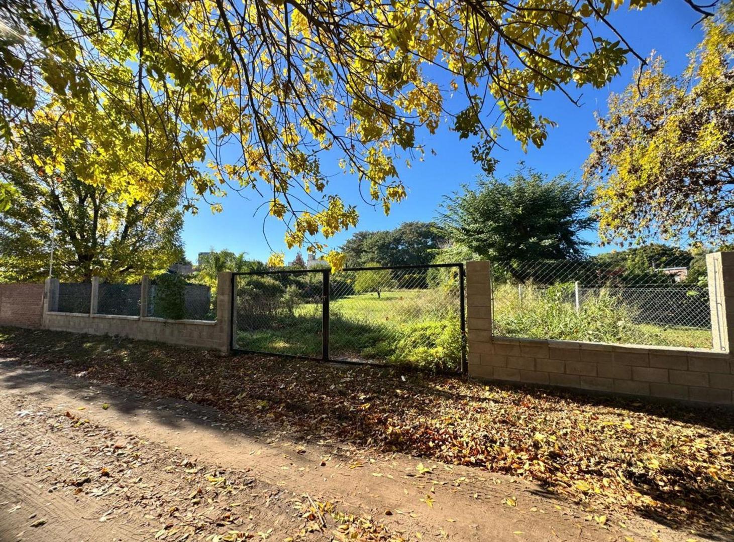 Venta de Gran Terreno en COLASTINE !!!