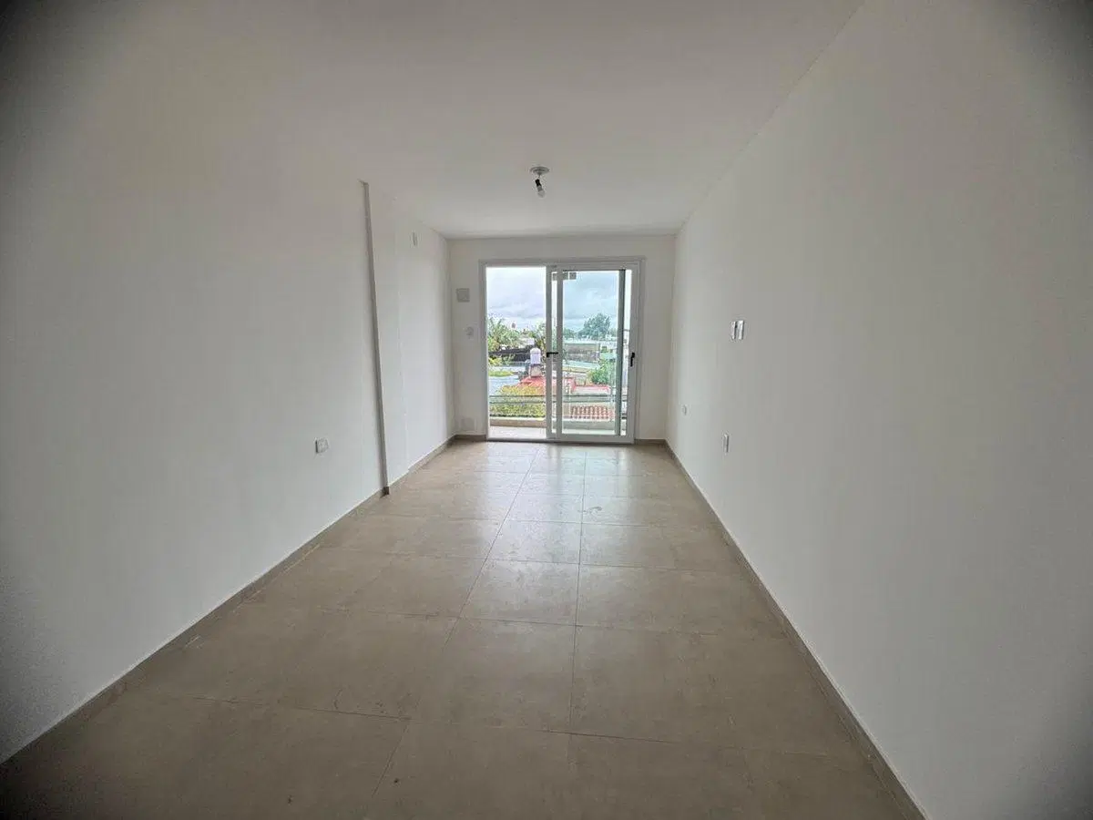 Venta !! Departamento de 2 Dormitorios 4