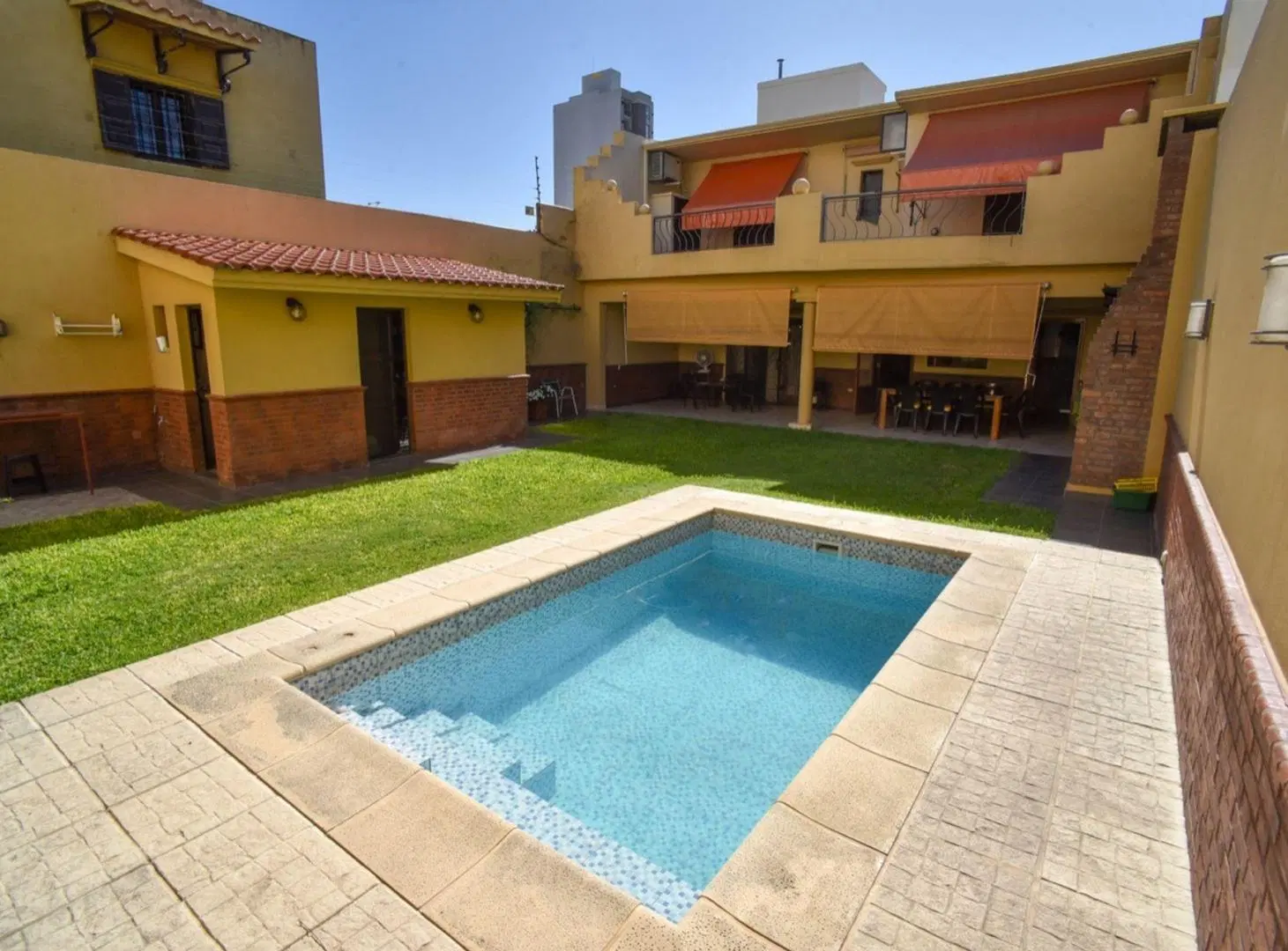 CASA PREMIUM EN BARRIO CONSTITUYENTES 2