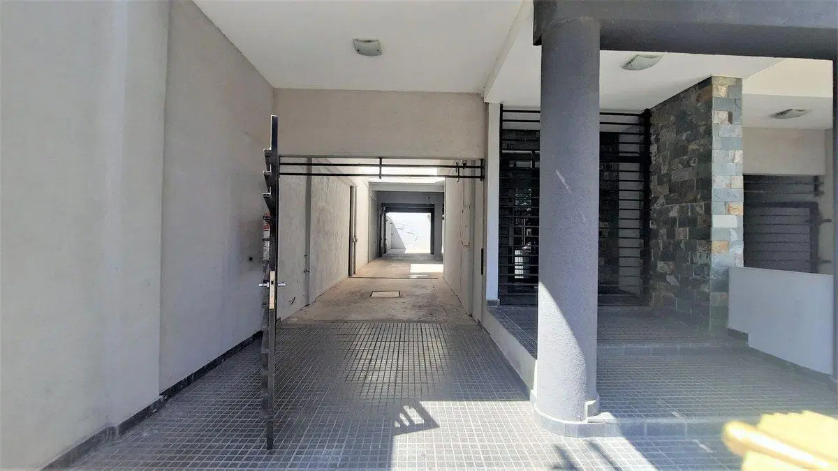 Venta Cochera Urquiza y Juan de Garay 4