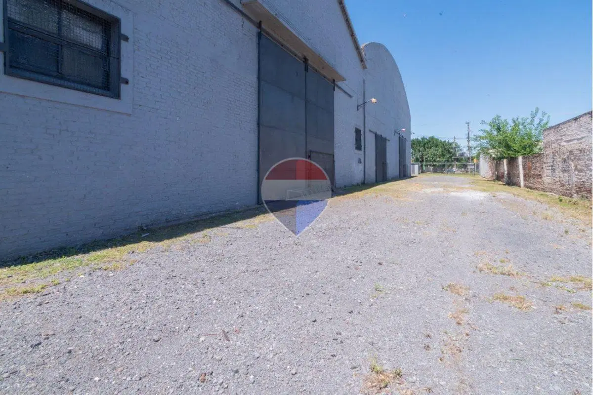 VENTA GALPON 3.500 m2 CUB. y TERRENO 40.000 m2 4