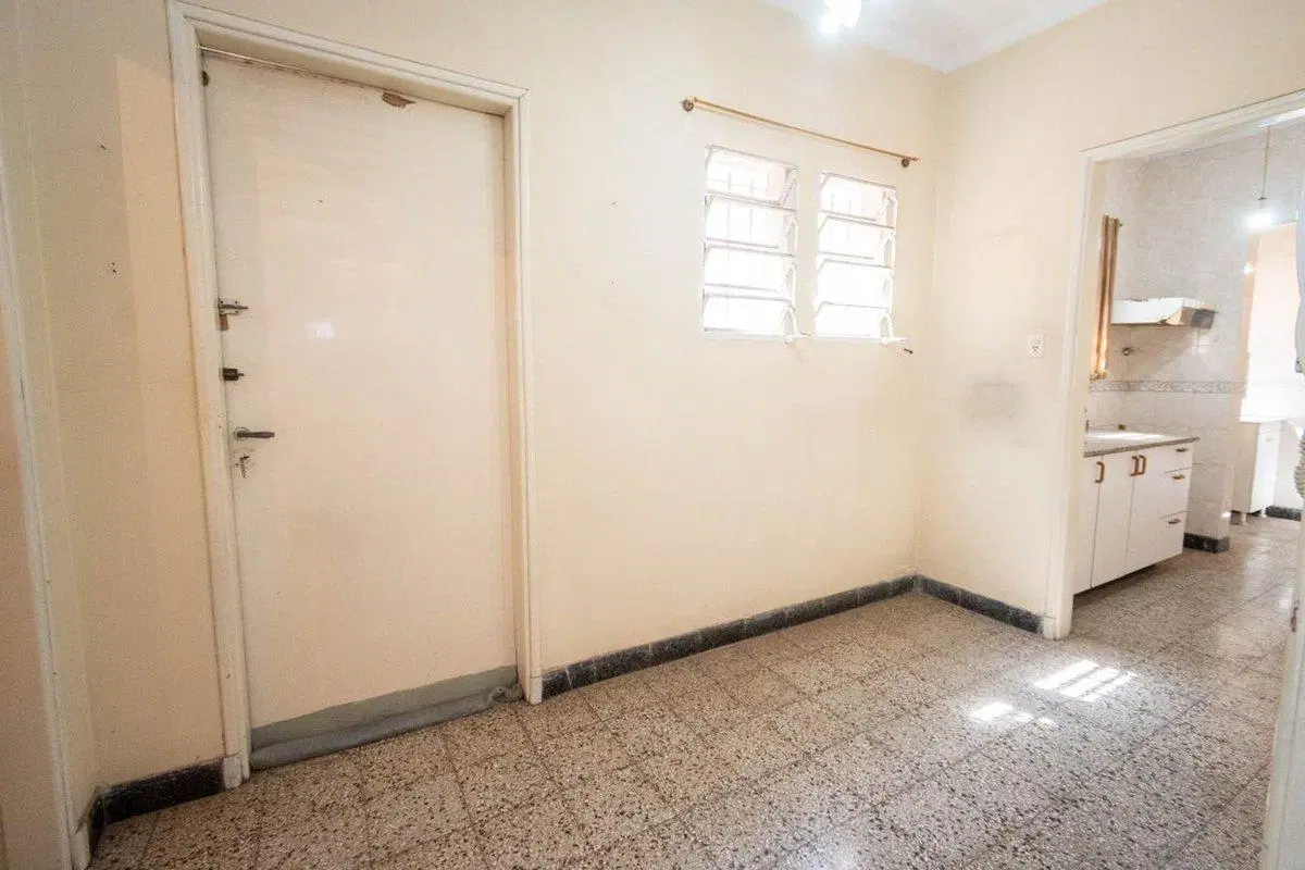 VENTA INTERNO DOS DORM C PATIO SOBRE AV PROX A BV 5