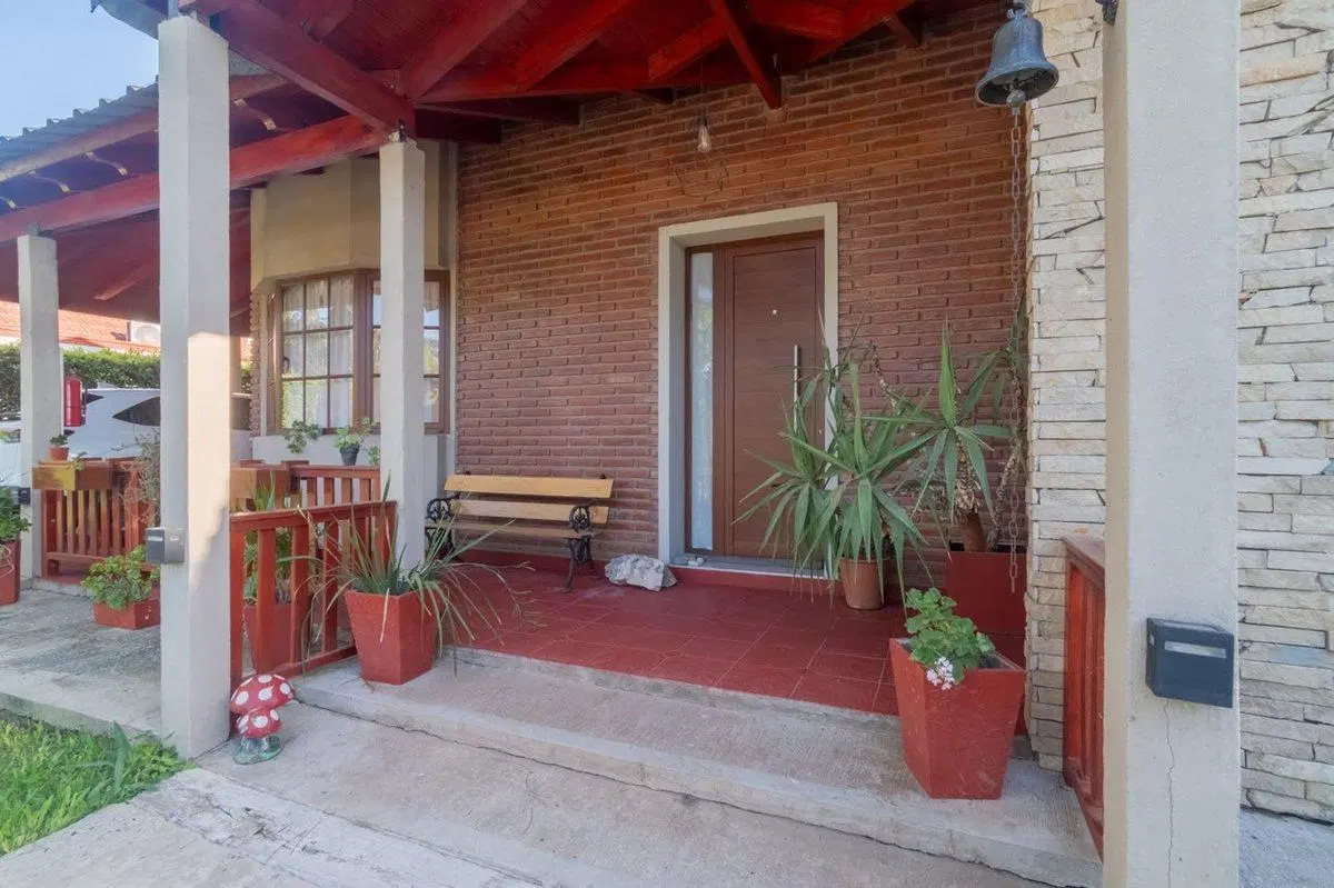 SE VENDE CASA MODERNA EN COUNTRY EL PINAR 5