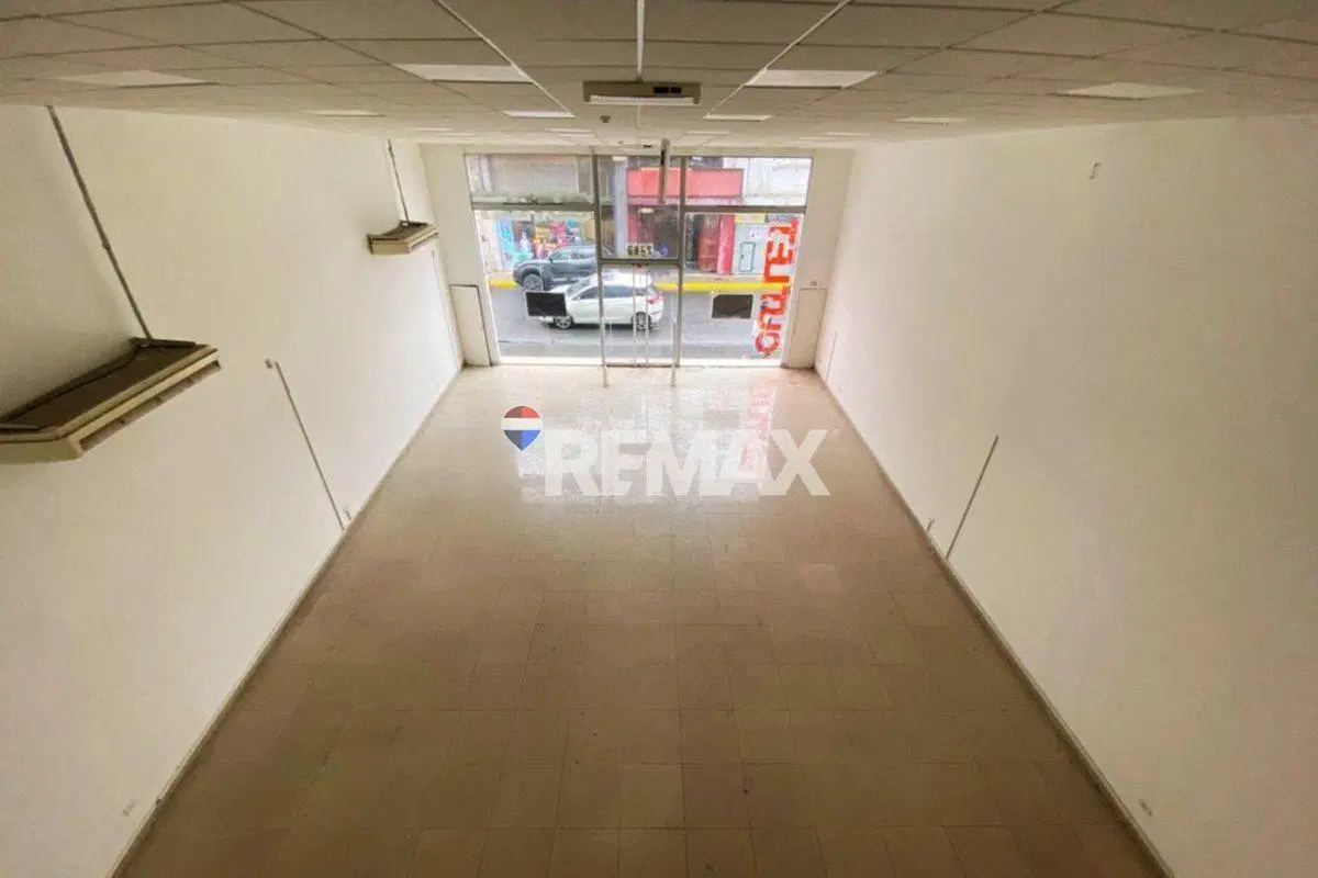 VENTA LOCAL COMERCIAL MODERNO Y CENTRICO 8