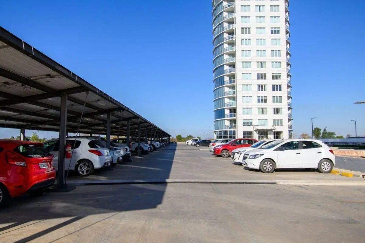 VENTA COCHERA SEMICUBIERTA AMARRAS CENTER II 2