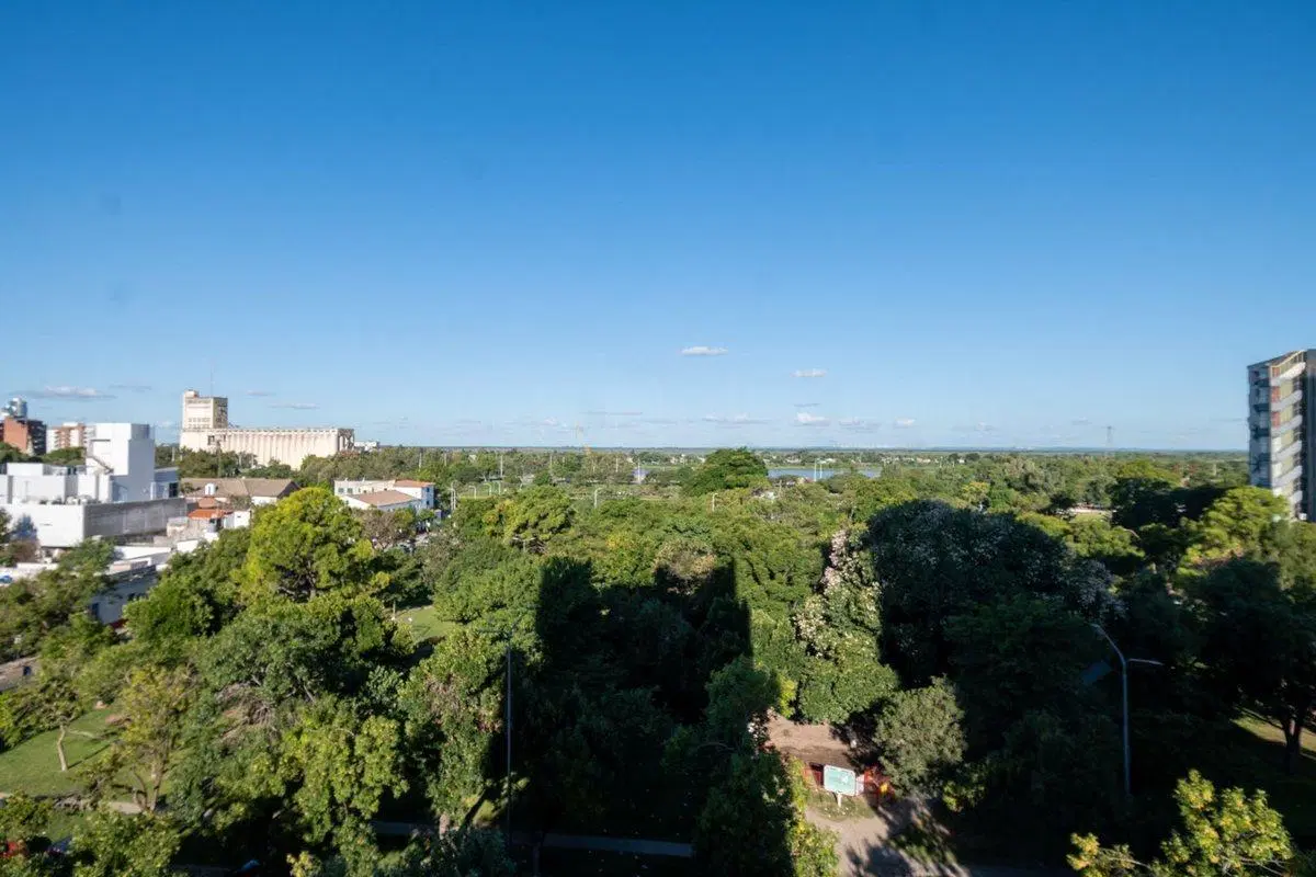 Semipiso clásico en barrio Sur de 130 m2 y cochera 2