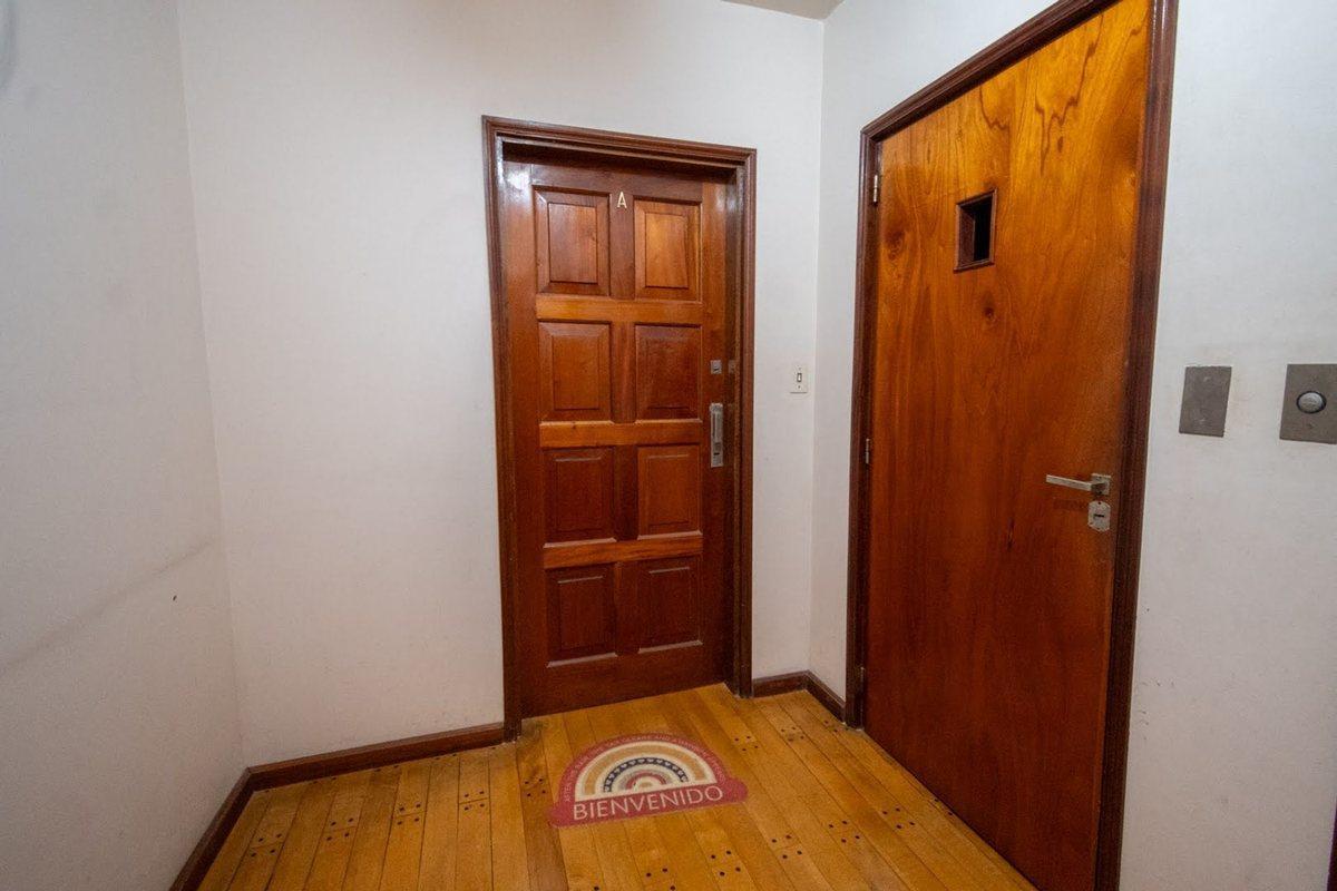 Foto de Semipiso clásico en barrio Sur de 130 m2 y cochera, imagen 3
