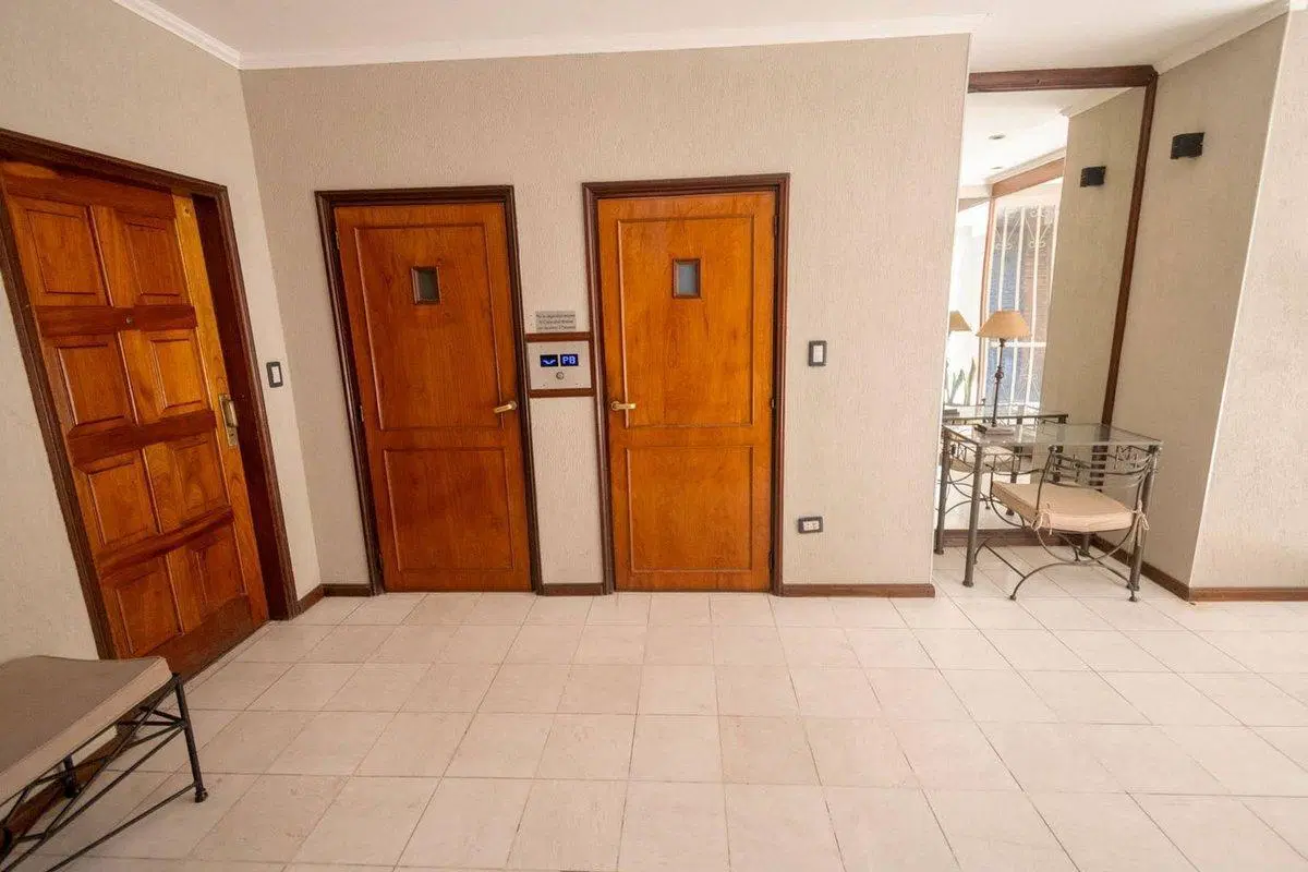 Semipiso clásico en barrio Sur de 130 m2 y cochera 4