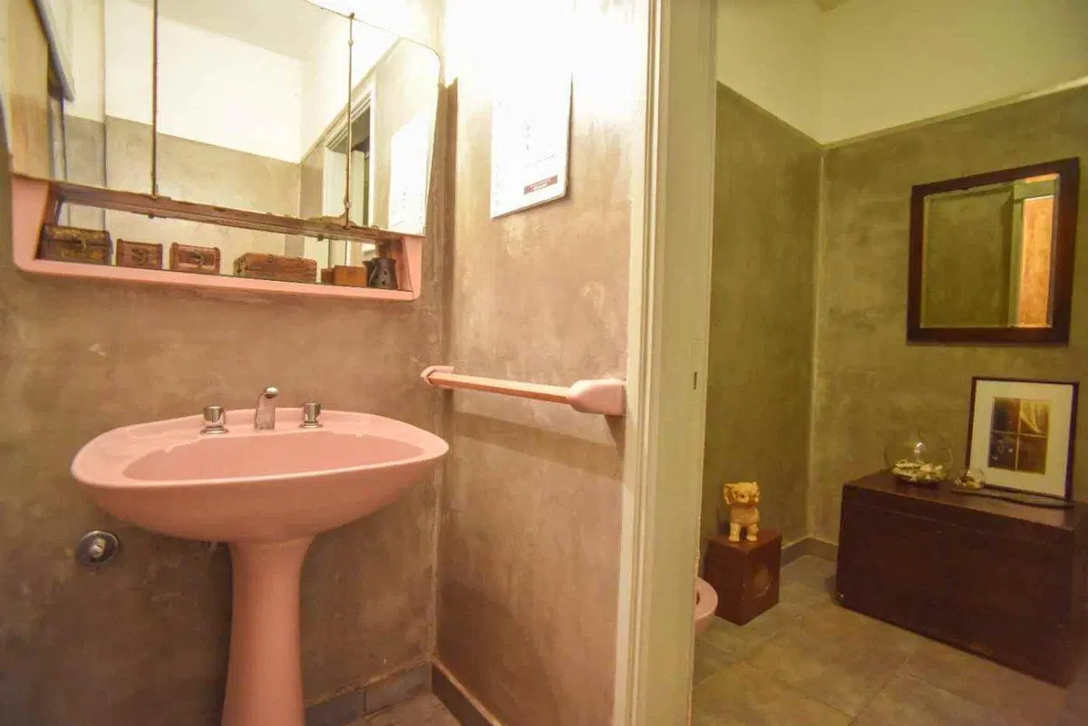 VENTA LOCAL SOBRE IMPORTANTE AVENIDA 4