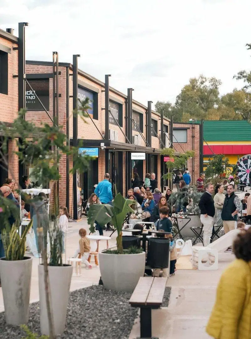 VENTA LOCAL COMERCIAL PASEO LAS ACACIAS 3