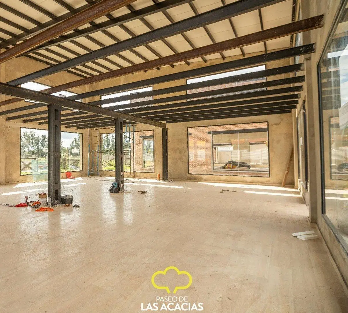 VENTA LOCAL COMERCIAL PASEO LAS ACACIAS 5