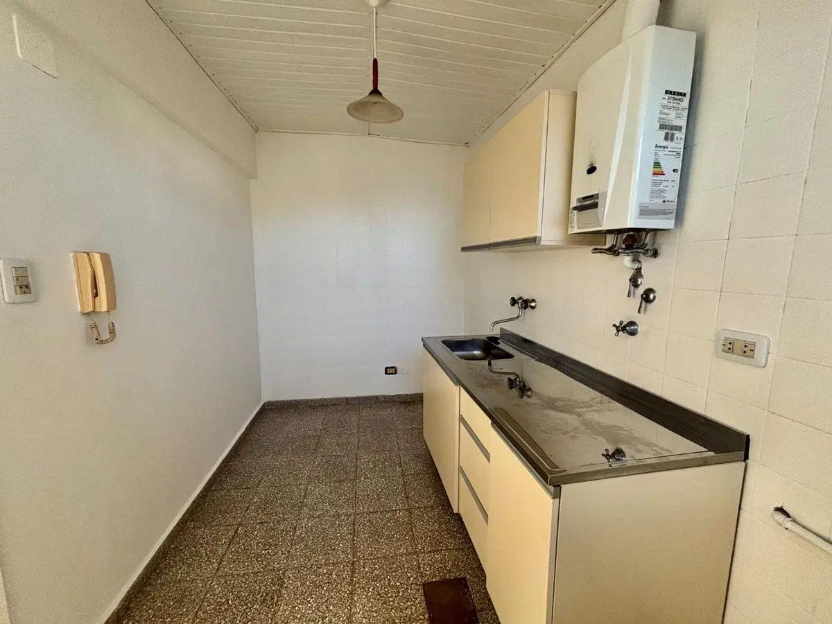 VENTA - DPTO INTERNO PLANTA ALTA DE 1 DORM 8