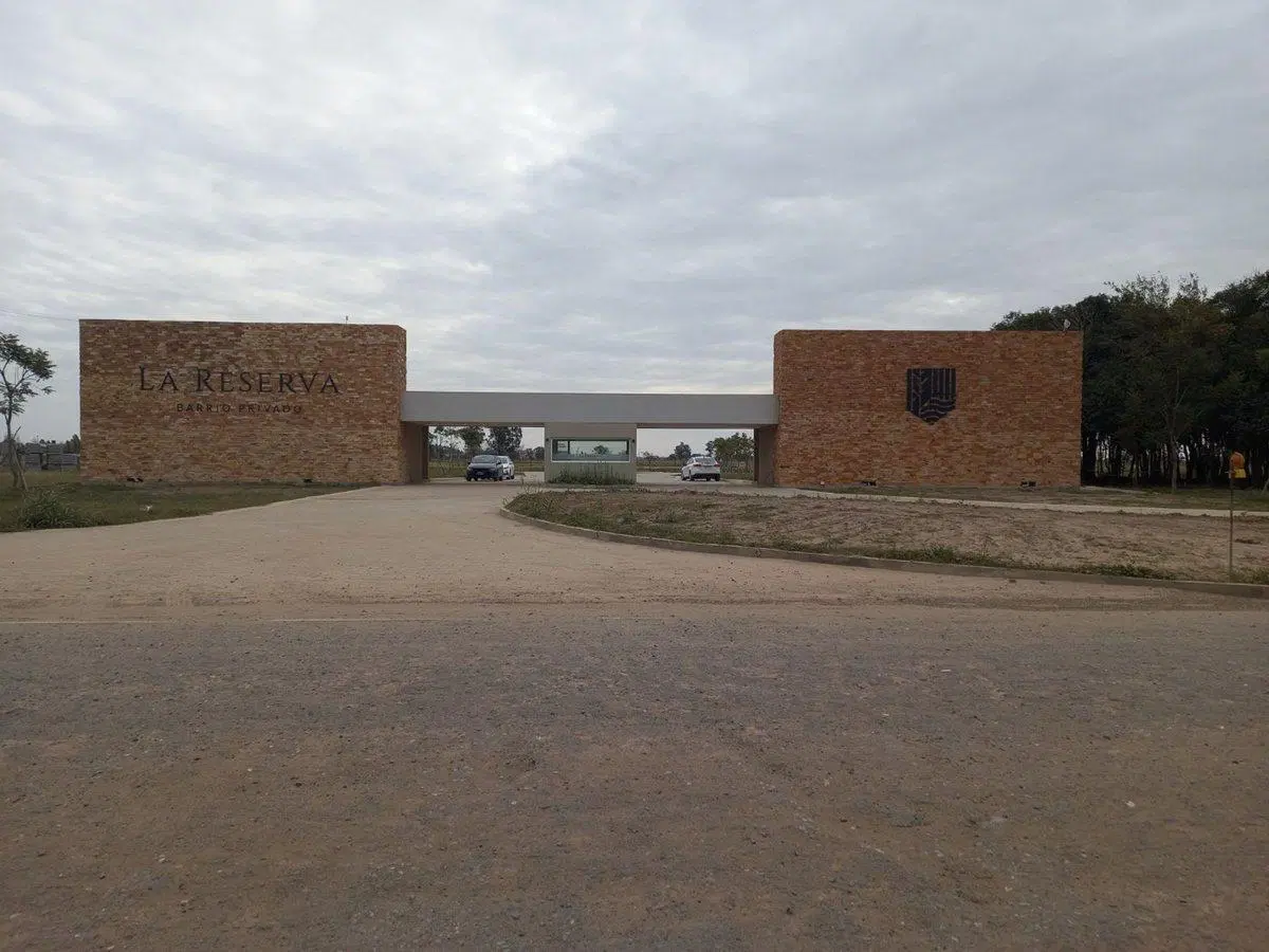 Lote en Barrio privado La Reserva Nro 5 5