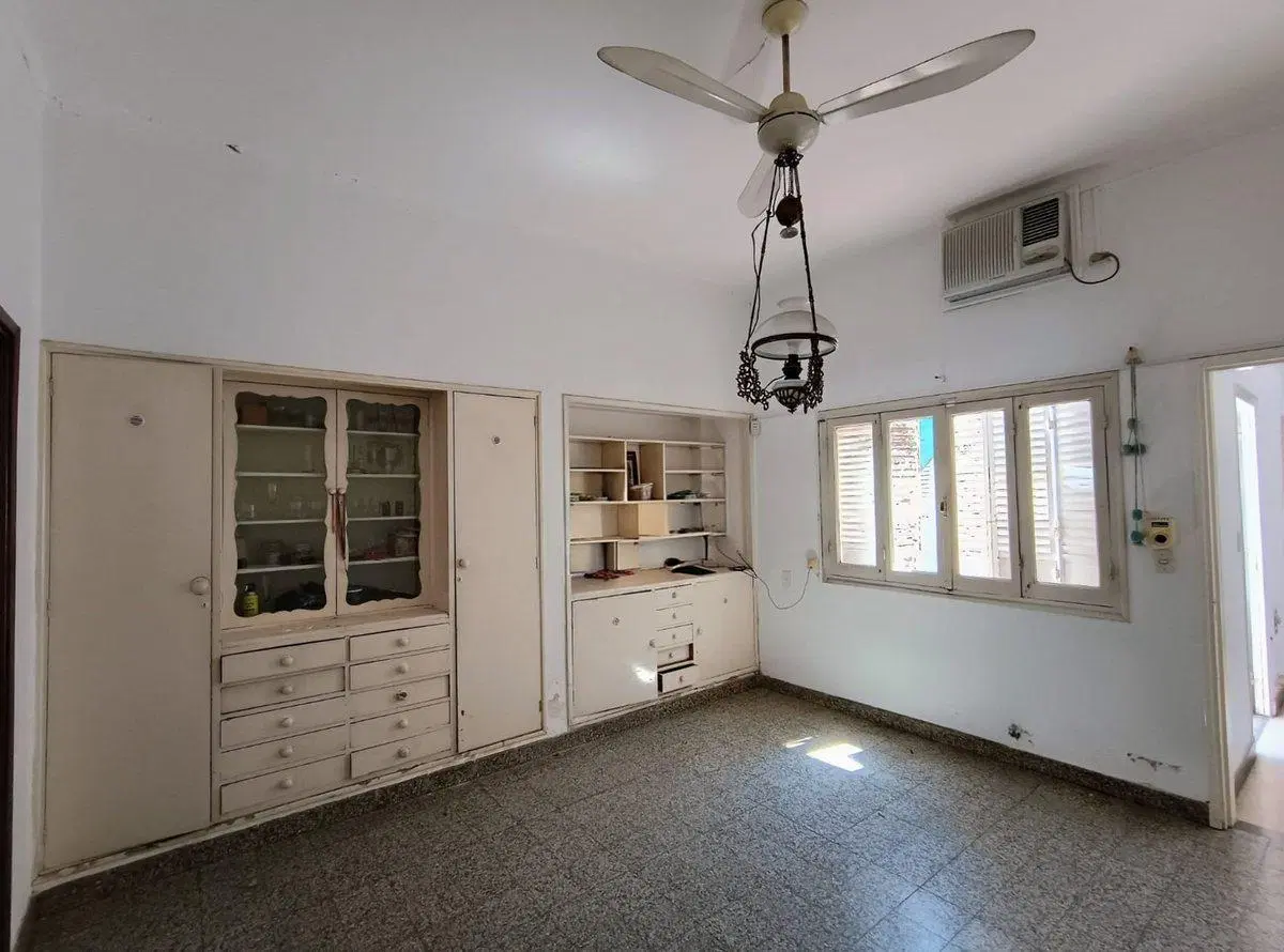 CASA AL FRENTE EN PH A LA VENTA S/URQUIZA 2