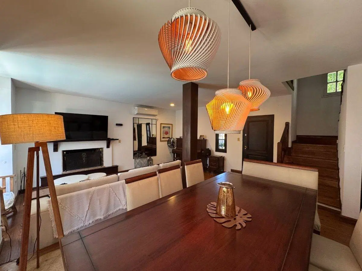 Casa en Barrio Gudalupe con patio y pileta 2