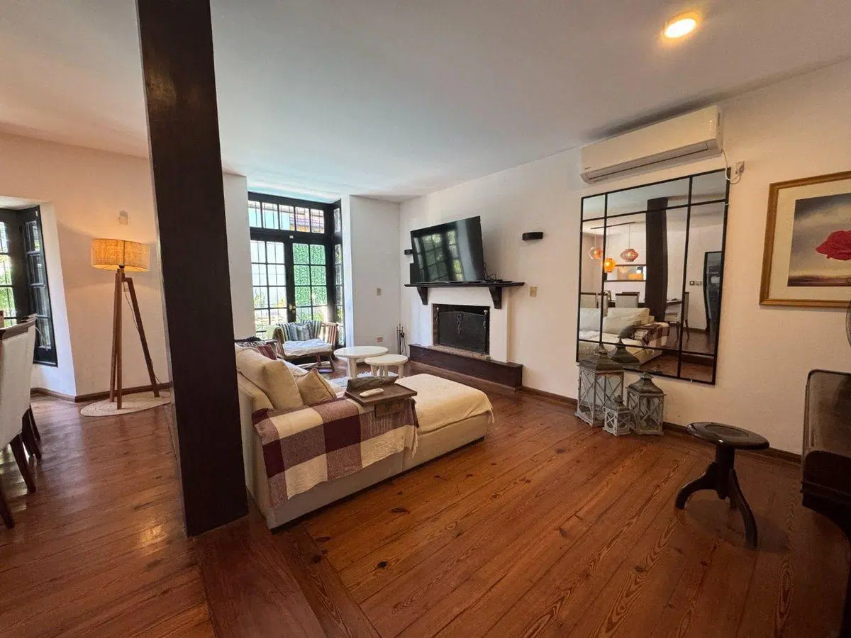 Casa en Barrio Gudalupe con patio y pileta 8