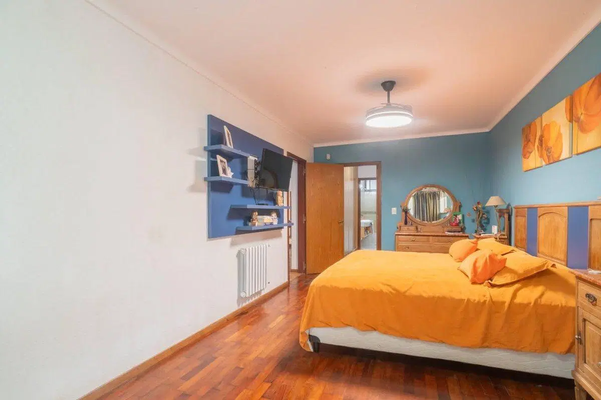 Casa única a la venta sobre la Costanera! 2