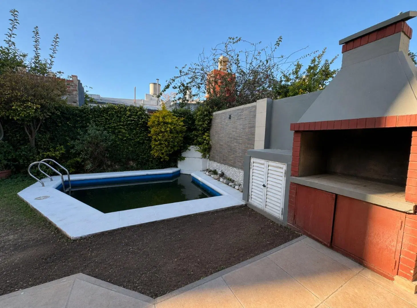 VENTA INTERNO UNICO C PILETA, ASADOR Y DOS DORM 2