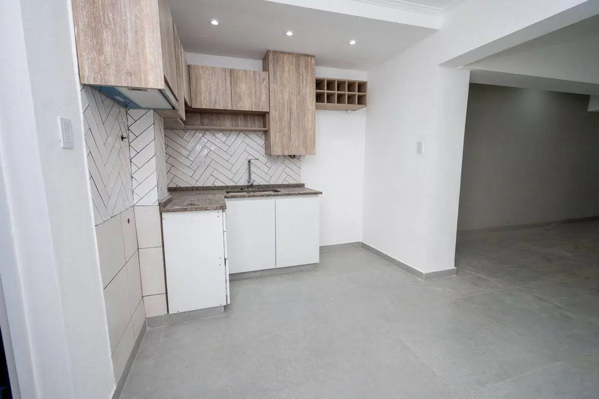 VENTA DE CASA  REFACCIONADA EN FOMENTO 9 DE JULIO 3