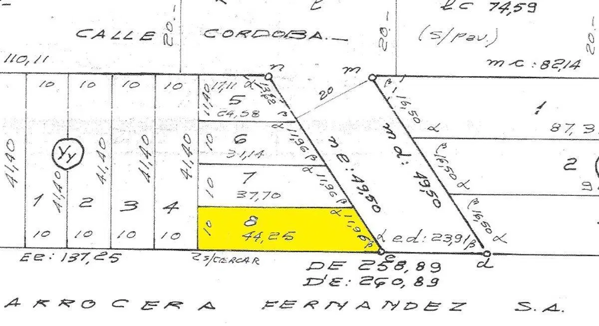 Galpón con dormitorio y fosa. 8